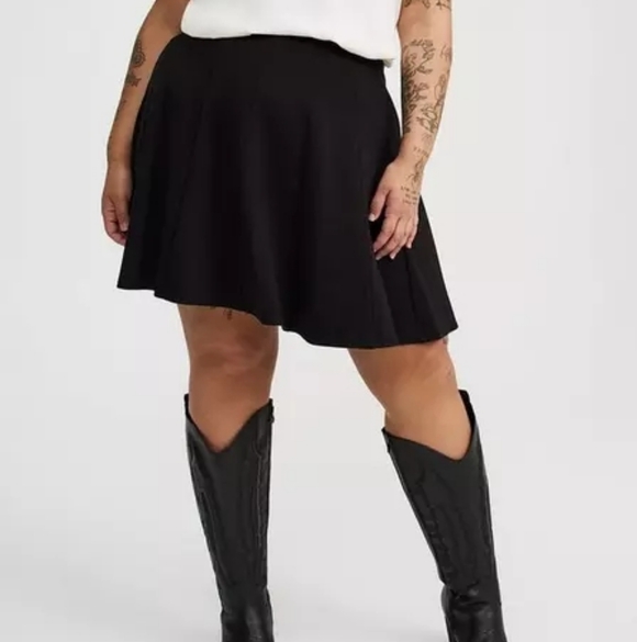 NEW Torrid Ponte Knit Black Pleated Circle Skirt Sz 0X L XL Office Work Skater - Picture 4 of 7